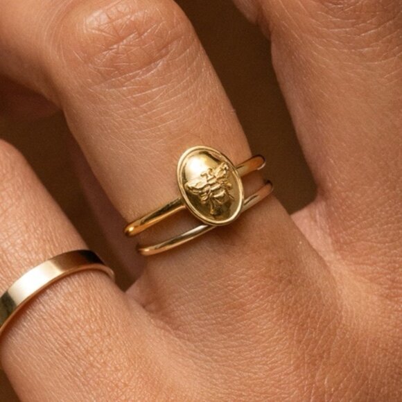 Mejuri Jewelry - Mejuri Gold Honey Bee Ring